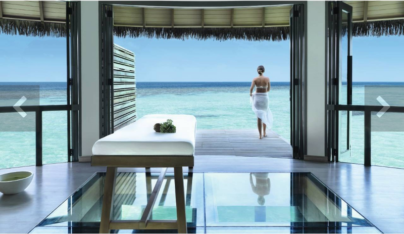 Cover of 'Ultimate Lifestyle Collection for Women'—a luxury guide to the world's most exclusive products and services for women.